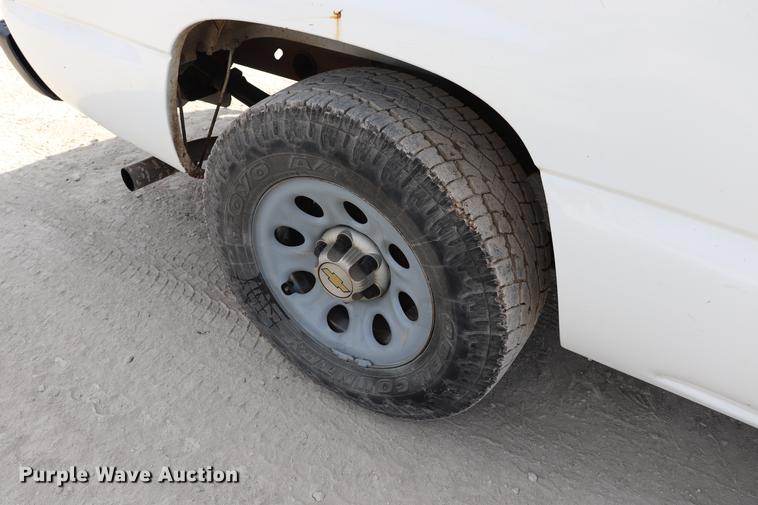 image for item EC9479 2005 Chevrolet Silverado 1500 pickup truck