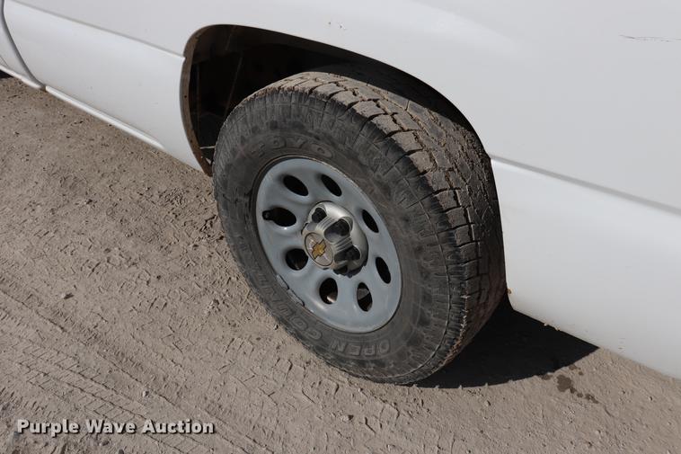 image for item EC9479 2005 Chevrolet Silverado 1500 pickup truck