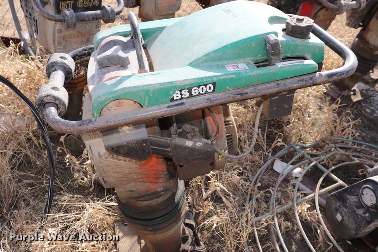 image for item EC9482 Concrete equipment