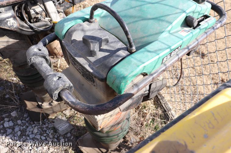 image for item EC9482 Concrete equipment