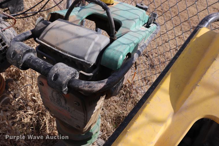 image for item EC9482 Concrete equipment