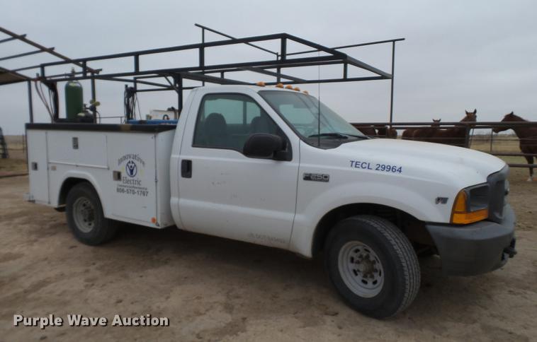 image for item EI9531 2000 Ford F250 Super Duty utility bed pickup truck