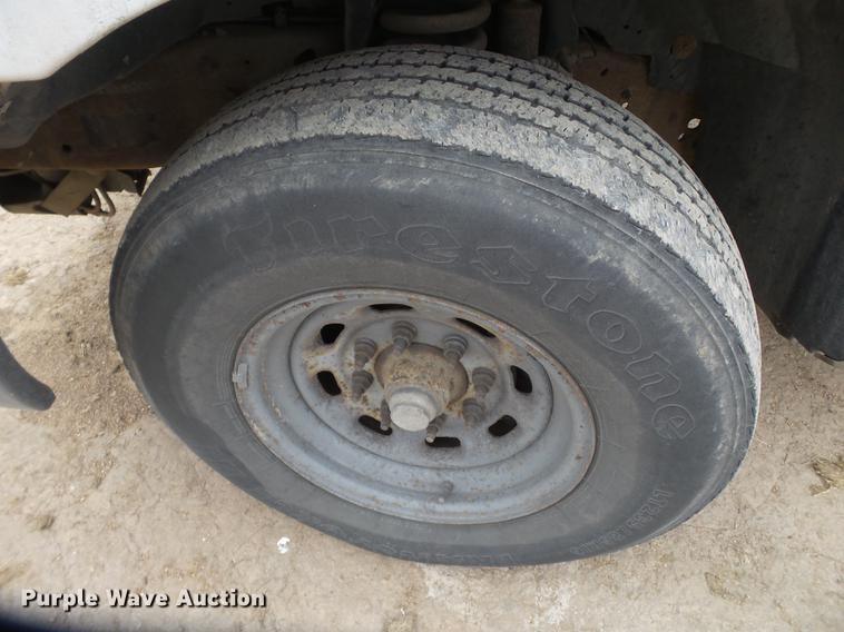 image for item EI9531 2000 Ford F250 Super Duty utility bed pickup truck