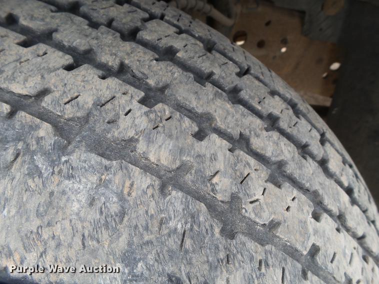 image for item EI9531 2000 Ford F250 Super Duty utility bed pickup truck