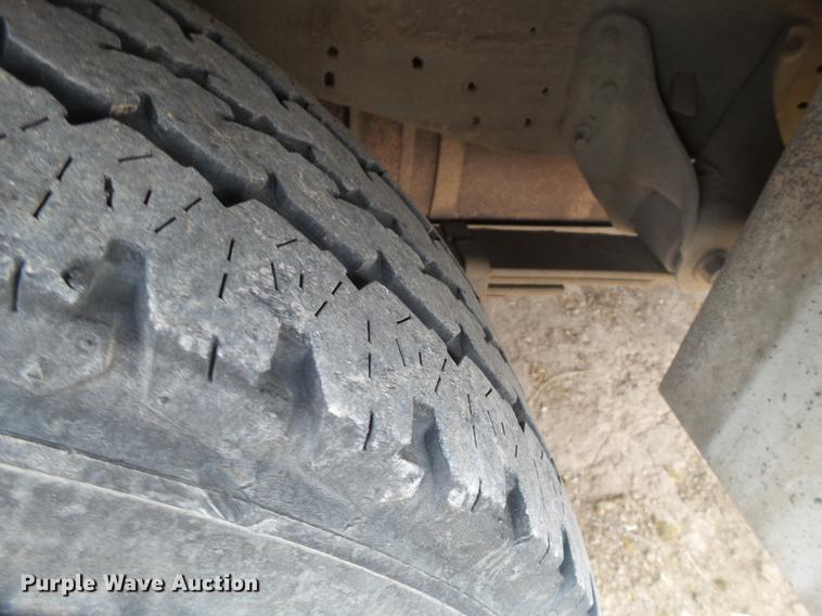 image for item EI9531 2000 Ford F250 Super Duty utility bed pickup truck