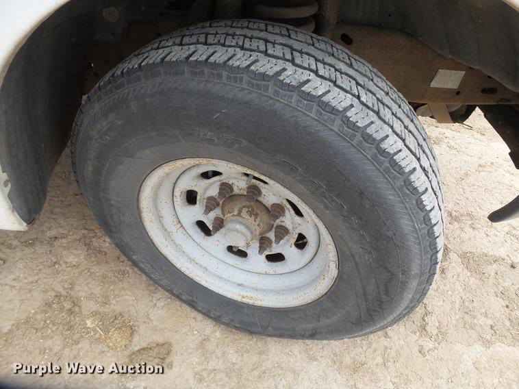 image for item EI9531 2000 Ford F250 Super Duty utility bed pickup truck