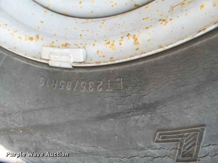 image for item EI9531 2000 Ford F250 Super Duty utility bed pickup truck