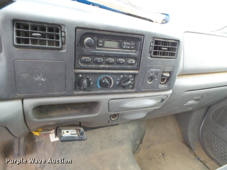 image for item EI9531 2000 Ford F250 Super Duty utility bed pickup truck