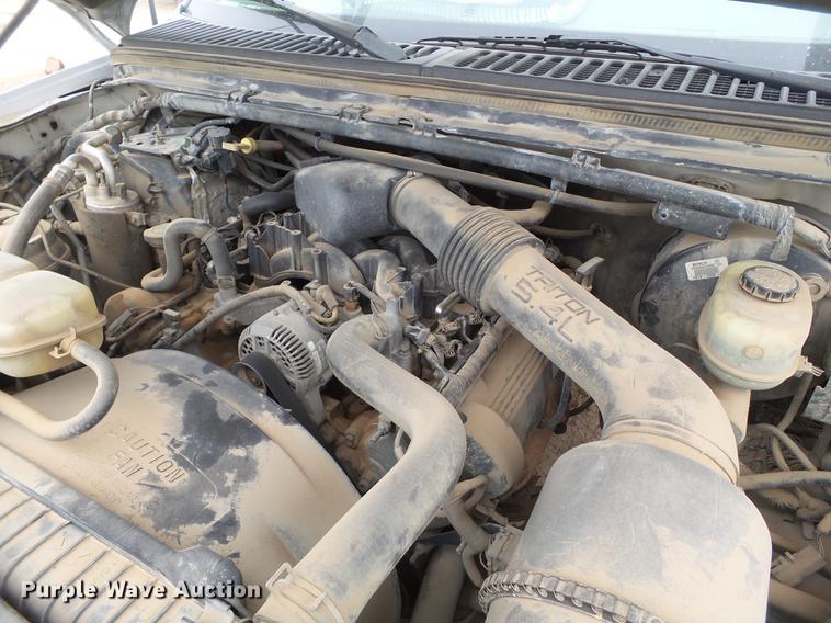 image for item EI9531 2000 Ford F250 Super Duty utility bed pickup truck