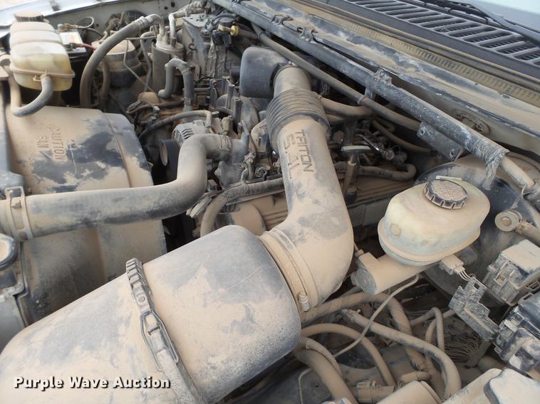 image for item EI9531 2000 Ford F250 Super Duty utility bed pickup truck