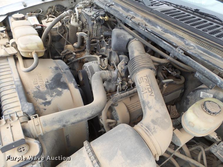 image for item EI9531 2000 Ford F250 Super Duty utility bed pickup truck