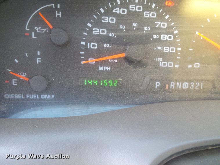 image for item EI9541 2004 Ford F250 Super Duty SuperCab bale bed pickup truck