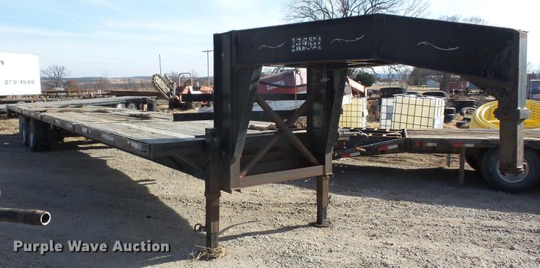 image for item EI9763 2003 Starlite 40TDGN flatbed trailer