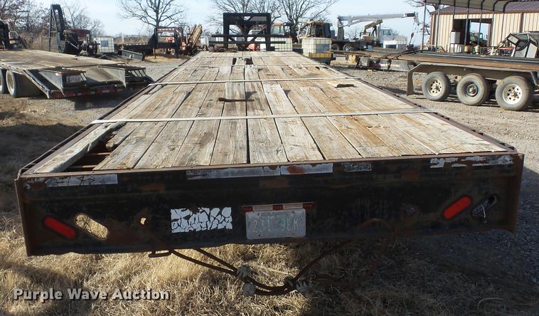 image for item EI9763 2003 Starlite 40TDGN flatbed trailer