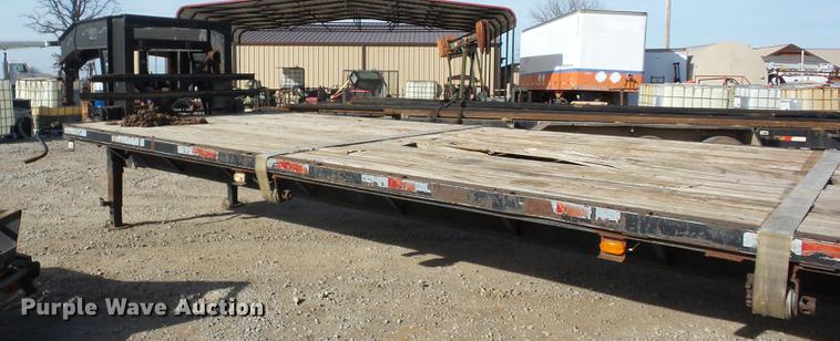 image for item EI9763 2003 Starlite 40TDGN flatbed trailer