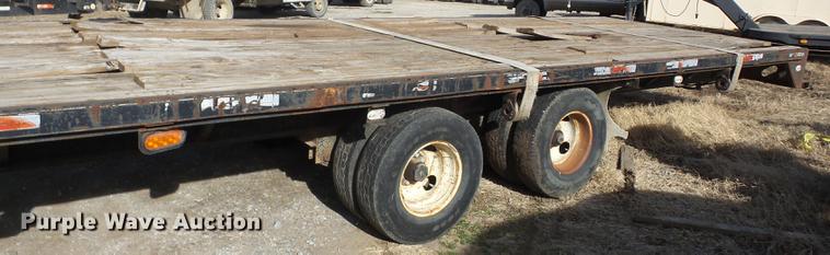 image for item EI9763 2003 Starlite 40TDGN flatbed trailer