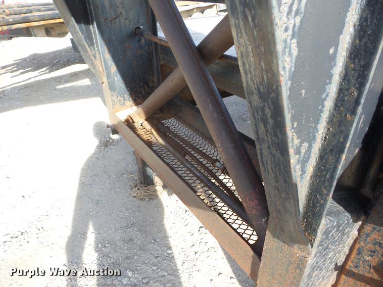 image for item EI9763 2003 Starlite 40TDGN flatbed trailer