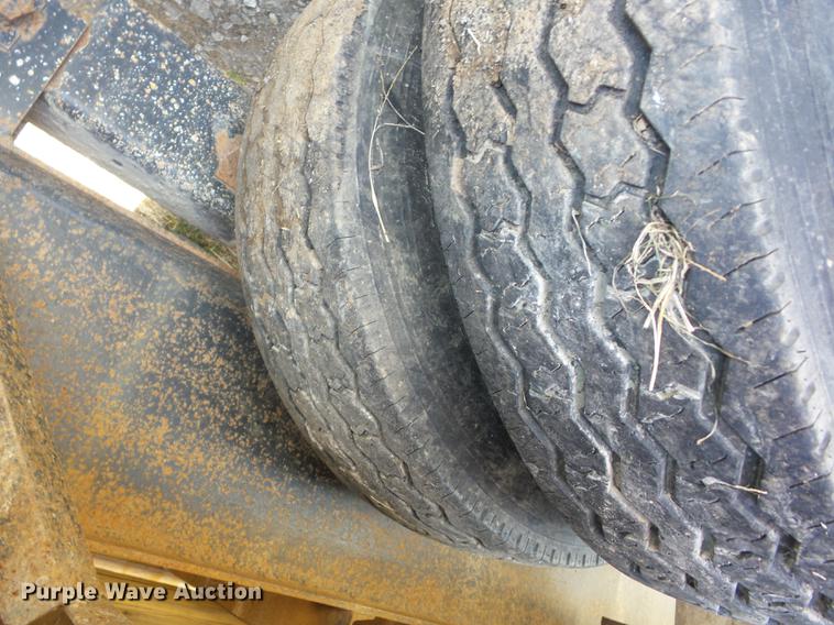 image for item EI9763 2003 Starlite 40TDGN flatbed trailer