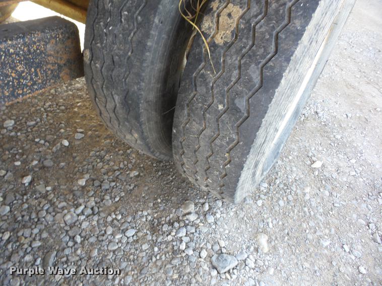 image for item EI9763 2003 Starlite 40TDGN flatbed trailer