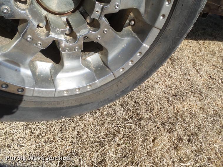 image for item EN9510 2007 Chevrolet Silverado 2500HD Crew Cab pickup truck