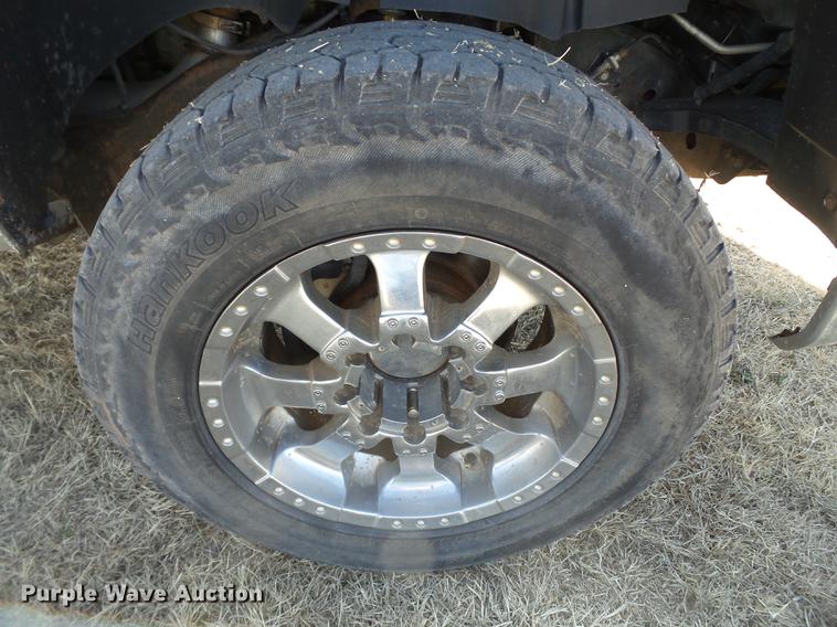 image for item EN9510 2007 Chevrolet Silverado 2500HD Crew Cab pickup truck