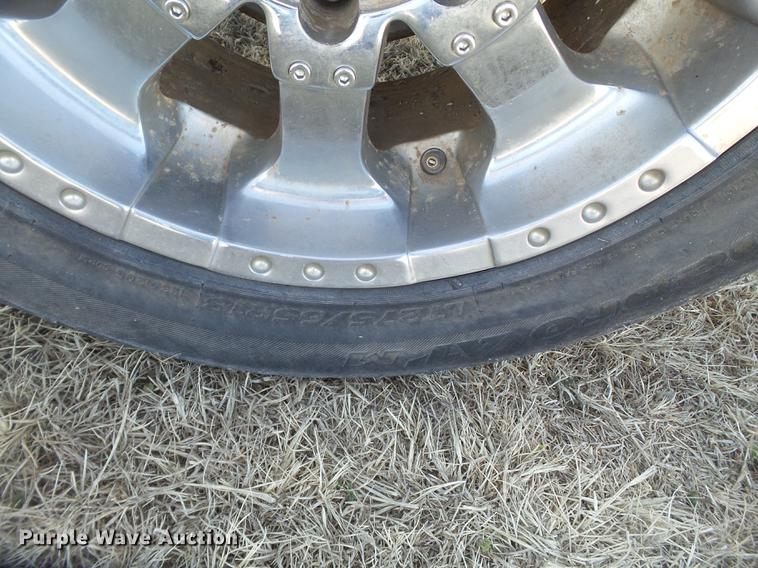 image for item EN9510 2007 Chevrolet Silverado 2500HD Crew Cab pickup truck