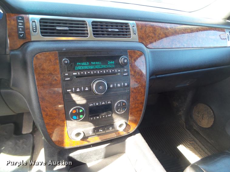 image for item EN9510 2007 Chevrolet Silverado 2500HD Crew Cab pickup truck