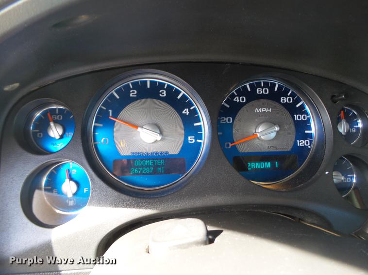 image for item EN9510 2007 Chevrolet Silverado 2500HD Crew Cab pickup truck