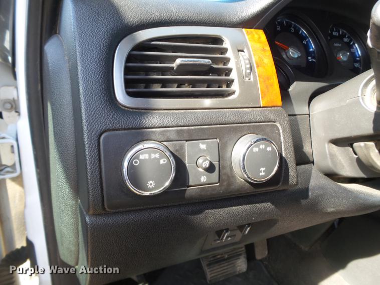 image for item EN9510 2007 Chevrolet Silverado 2500HD Crew Cab pickup truck