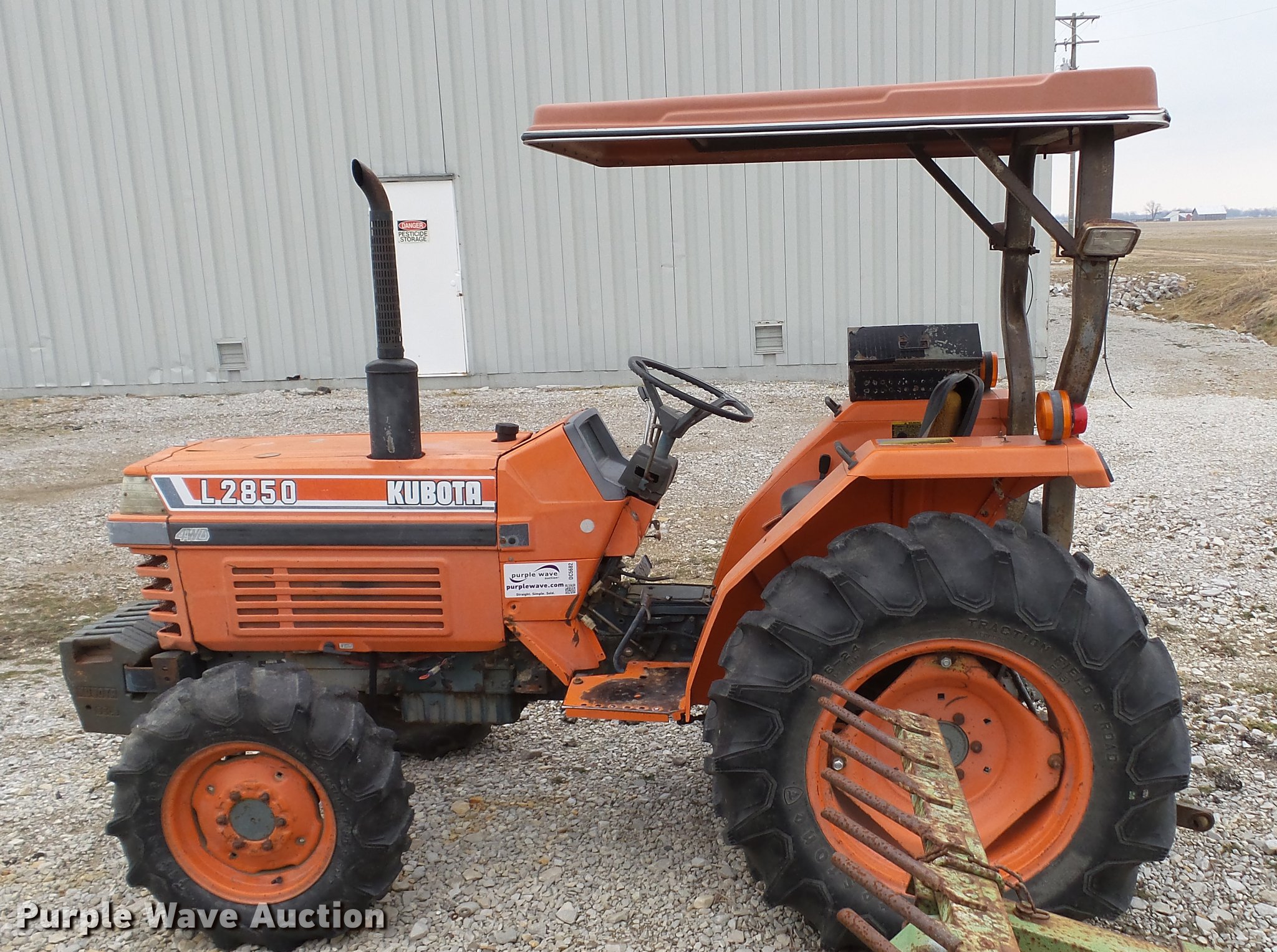 1990 Kubota L2850 4WD tractor in Owensboro, KY Item DC5682 sold