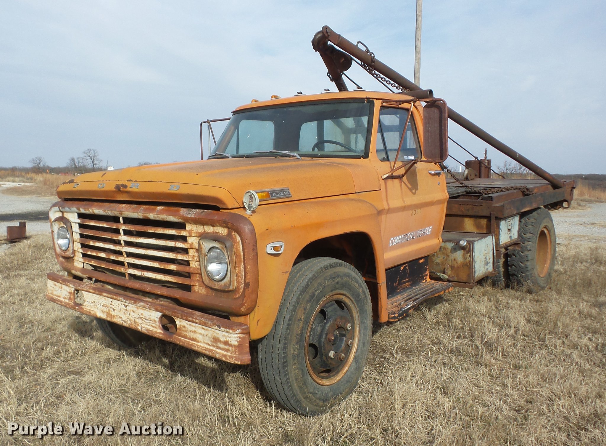 1972 Ford F600 flatbed truck in Bartlesville, OK Item EI9760 sold