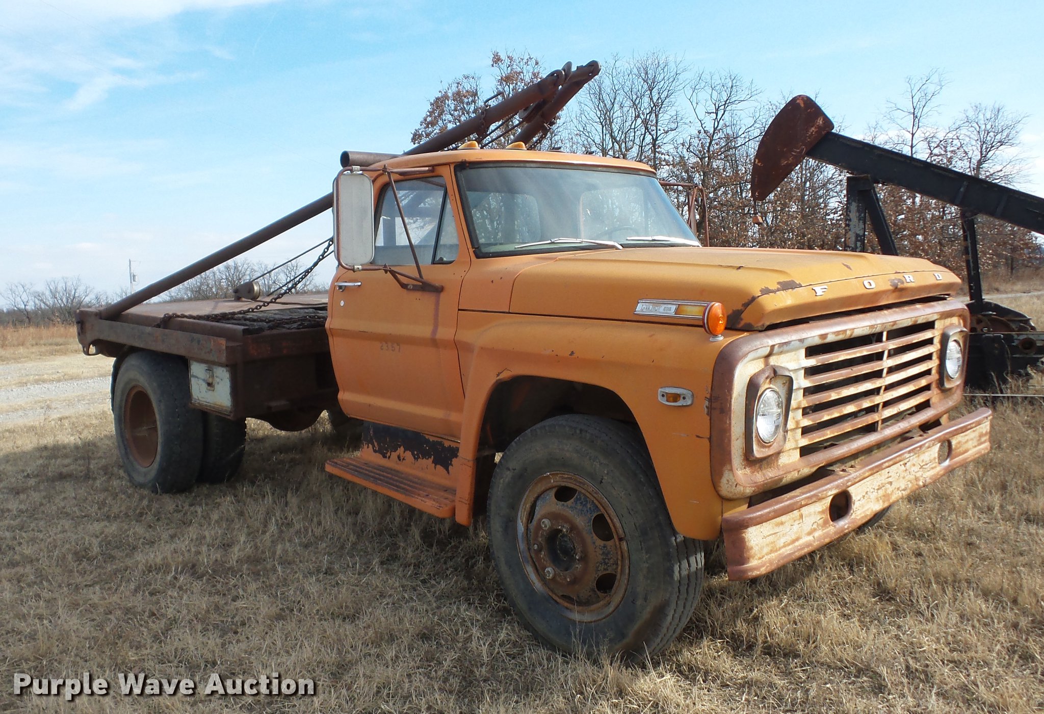 1972 Ford F600 flatbed truck in Bartlesville, OK Item EI9760 sold