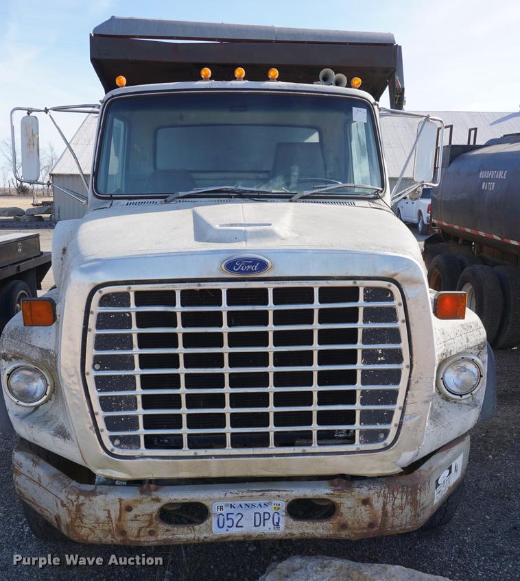 image for item DB0379 1986 Ford 9000 dump truck