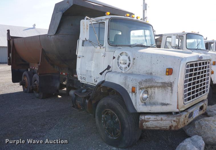image for item DB0379 1986 Ford 9000 dump truck