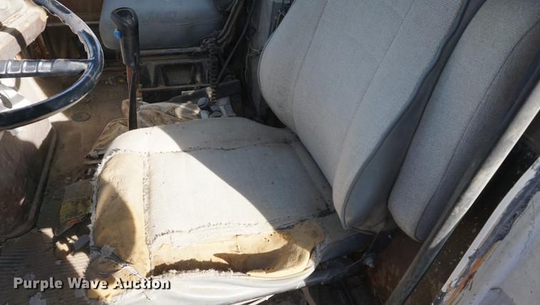 image for item DB0379 1986 Ford 9000 dump truck