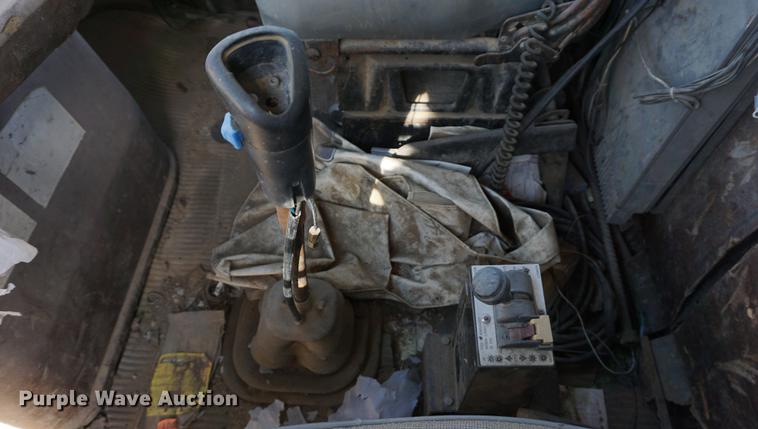 image for item DB0379 1986 Ford 9000 dump truck