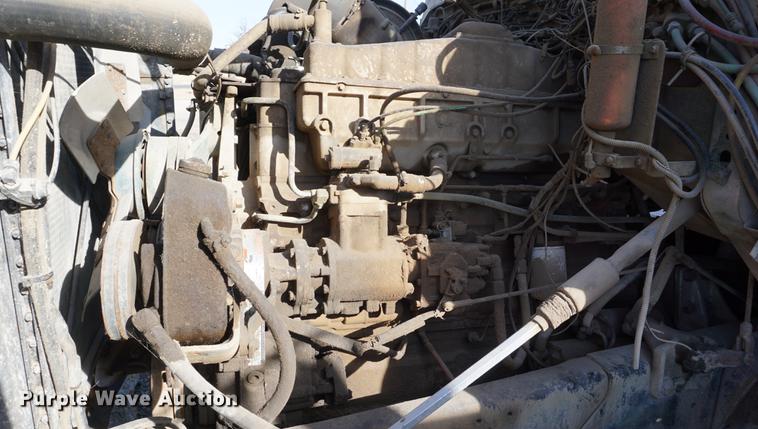 image for item DB0379 1986 Ford 9000 dump truck