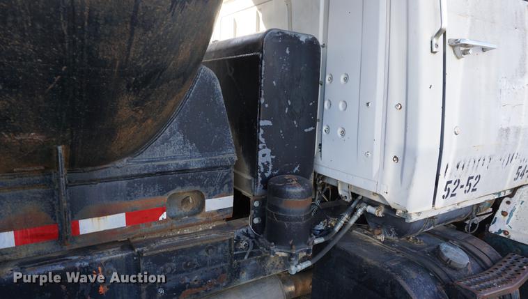 image for item DB0379 1986 Ford 9000 dump truck