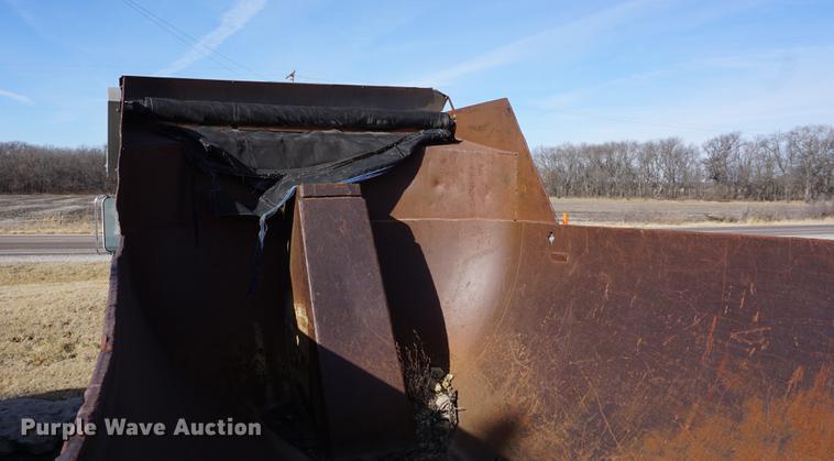 image for item DB0379 1986 Ford 9000 dump truck