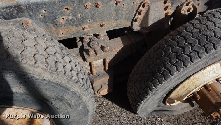 image for item DB0379 1986 Ford 9000 dump truck