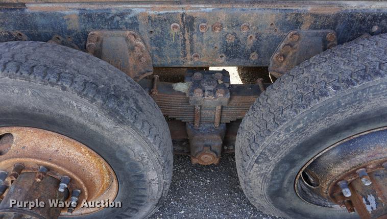 image for item DB0379 1986 Ford 9000 dump truck