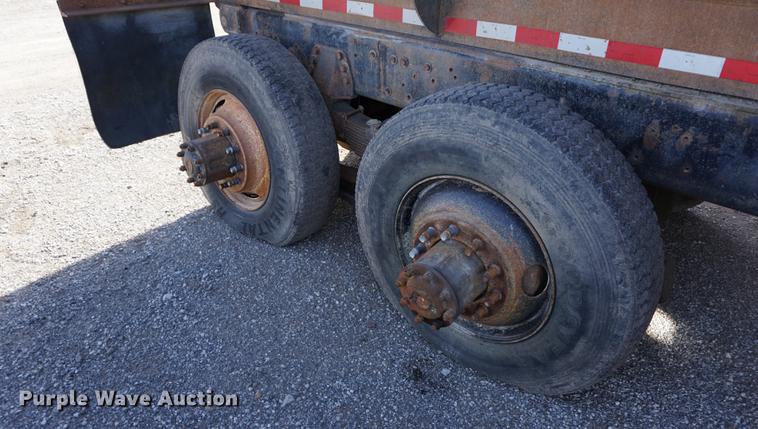 image for item DB0379 1986 Ford 9000 dump truck