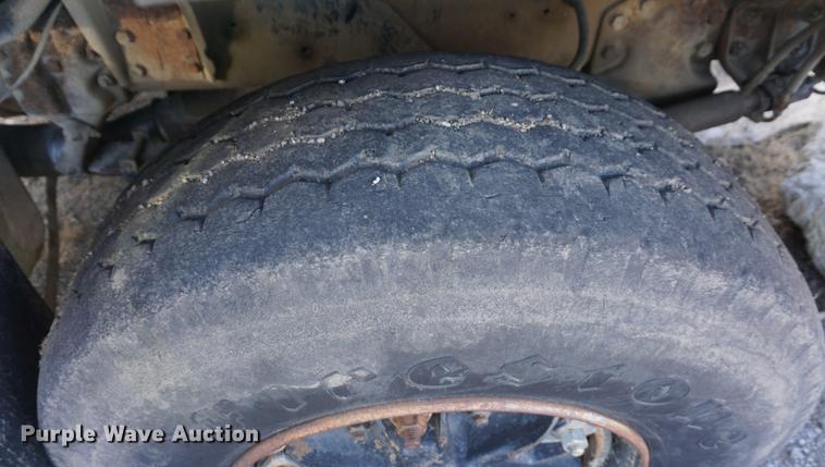 image for item DB0379 1986 Ford 9000 dump truck