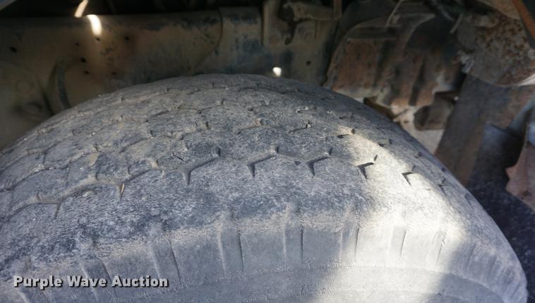 image for item DB0379 1986 Ford 9000 dump truck