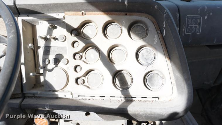 image for item DB0380 1973 Ford 9000 water truck