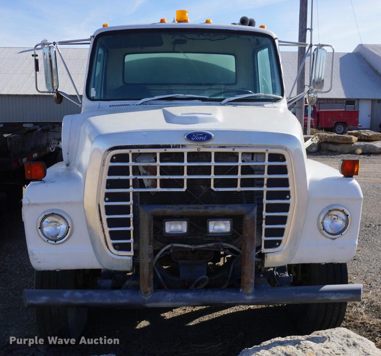 image for item DB0381 1981 Ford 8000 tank truck