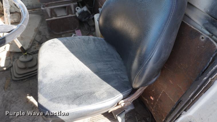 image for item DB0381 1981 Ford 8000 tank truck