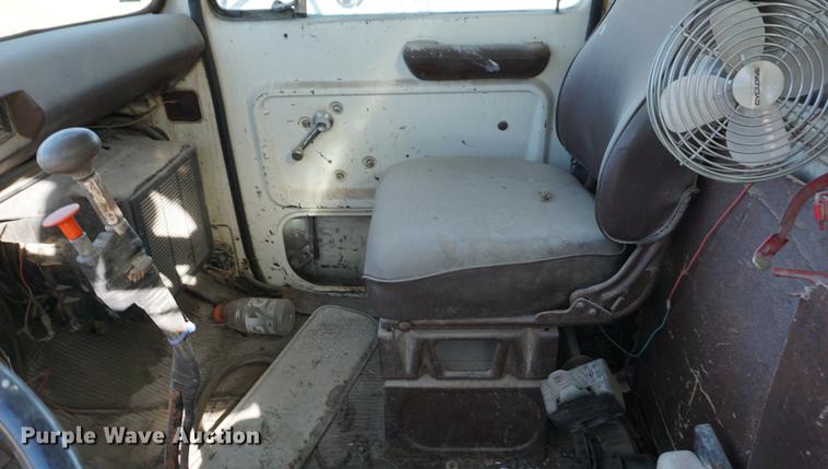 image for item DB0381 1981 Ford 8000 tank truck