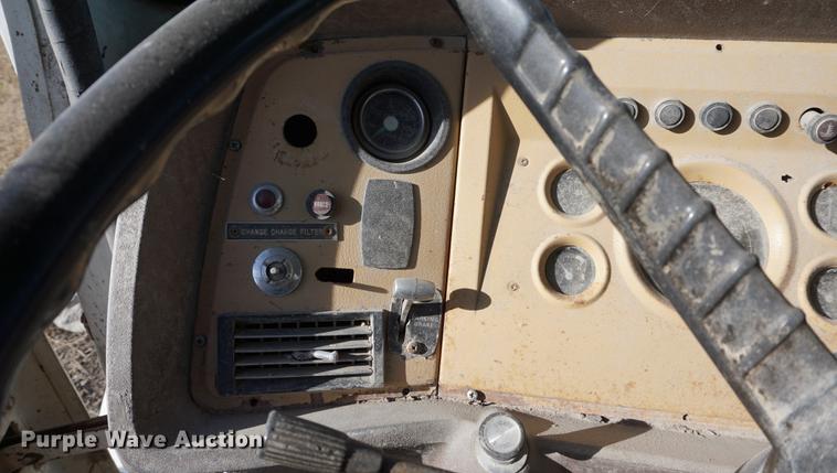 image for item DB0381 1981 Ford 8000 tank truck