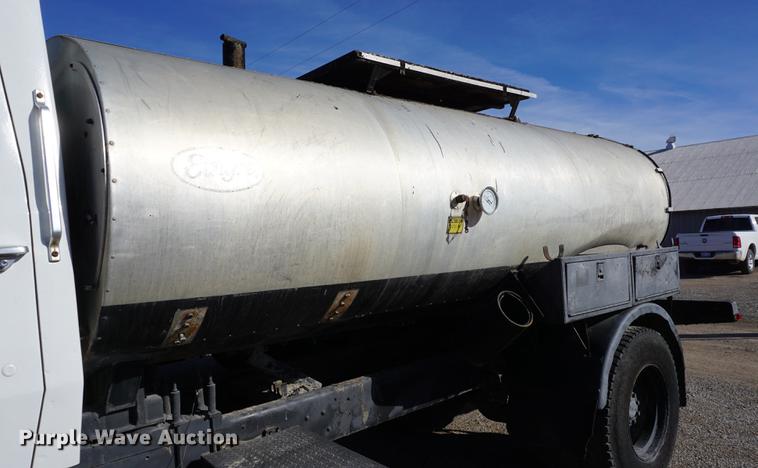 image for item DB0381 1981 Ford 8000 tank truck